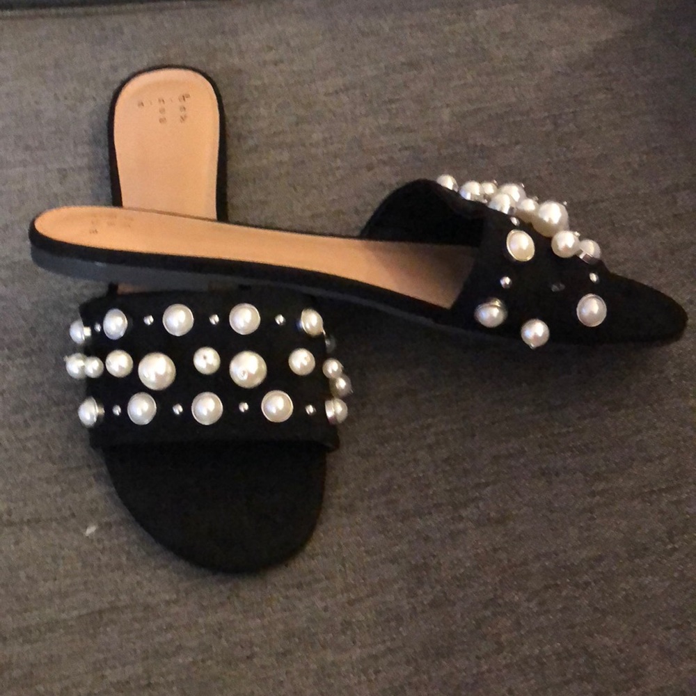 Sandals - Picture 2 of 3